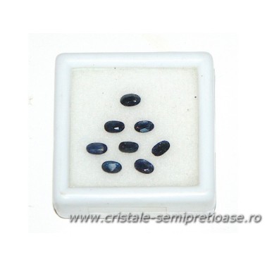 Safir albastru fatetat cabochon Safir albastru fatetat cabochon