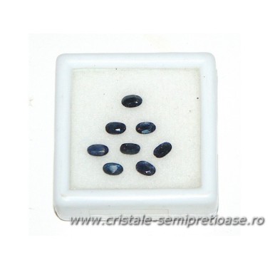 Safir albastru fatetat cabochon